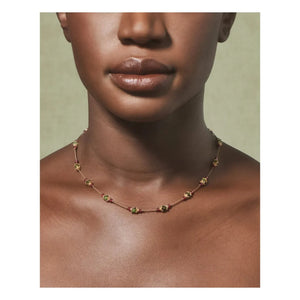 Collar de zoisita y granate Tityaravy - Sriphala | Verde