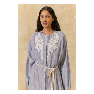 Louise Misha - Gestreiftes Kleid Flavie aus Bio-Baumwolle | Blau