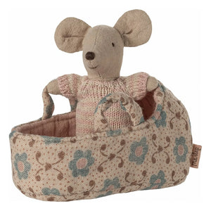 Maileg - Baby Maus in Kinderwagen | Rosa