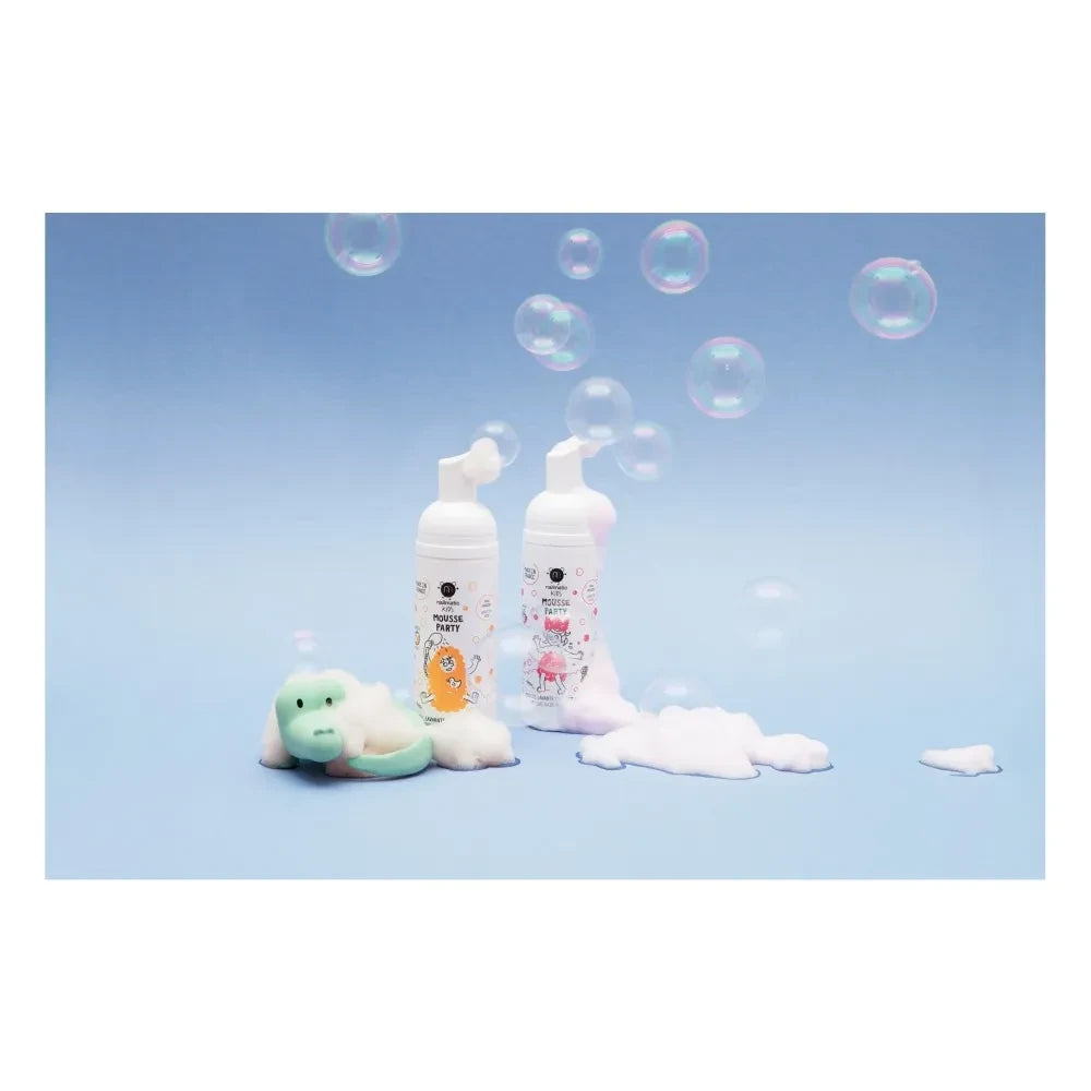 Nailmatic Kids - Çilekli Saç ve Vücut Temizleme Köpüğü