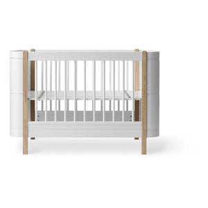 Oliver Furniture - سرير مهد Mini+ من خشب البلوط، بدون طقم جونيور