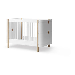 Oliver Furniture - سرير مهد Mini+ من خشب البلوط، بدون طقم جونيور