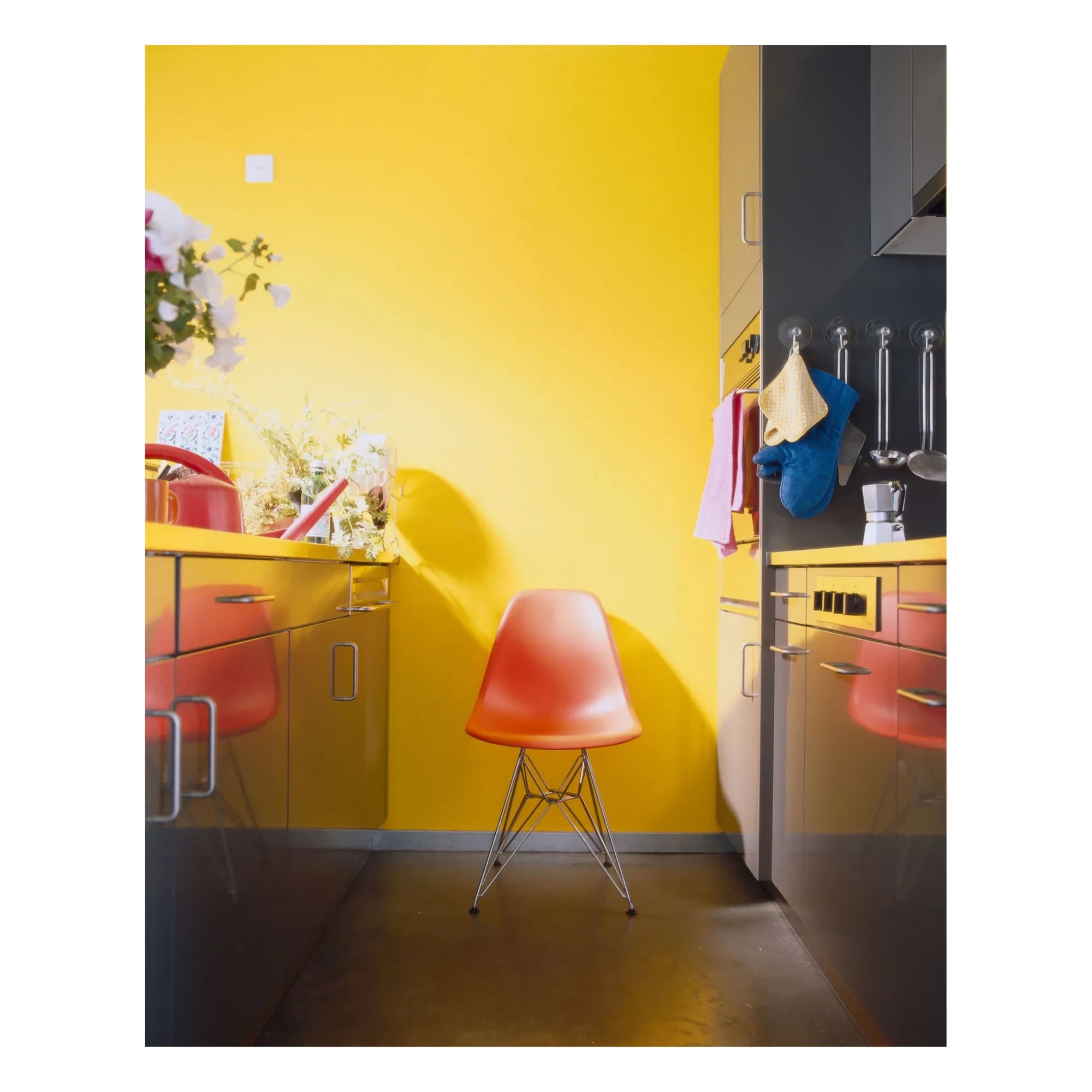 Vitra - DSR Plastikstuhl - Chromgestell - Charles & Ray Eames | Mohnrot