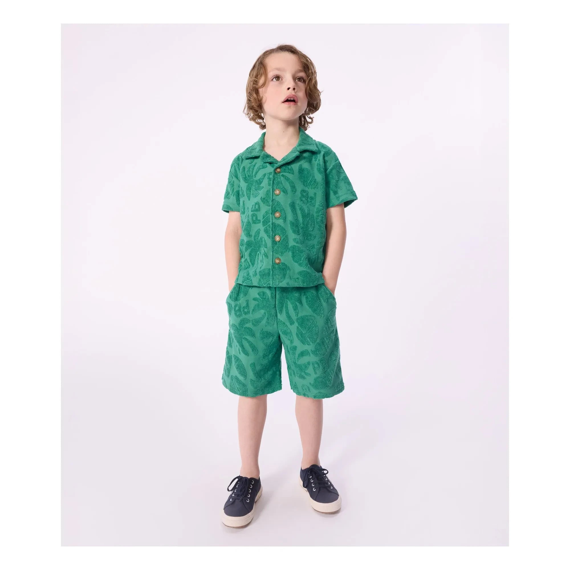 Petit Bateau – Shorts aus Frottee mit Palmenmuster aus Bio-Baumwolle | Grün