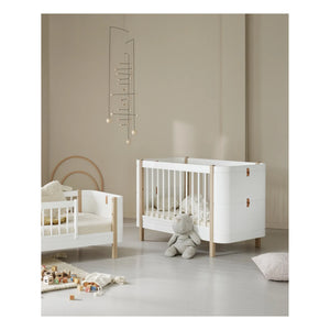 Oliver Furniture - سرير مهد Mini+ من خشب البلوط، بدون طقم جونيور