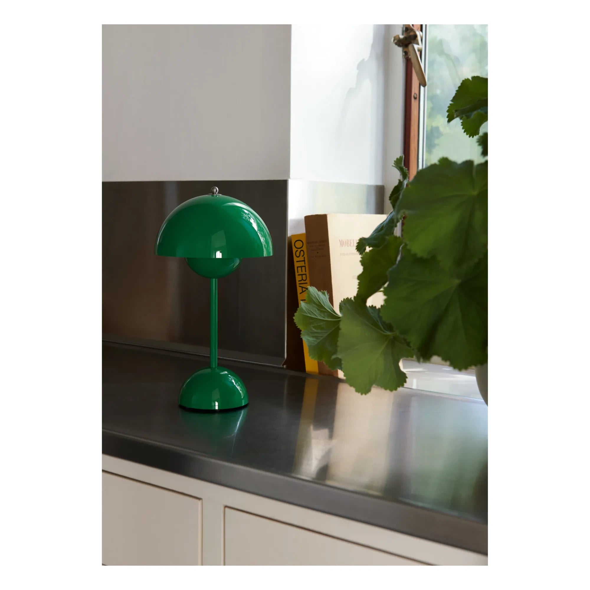 & Tradition - VP9 Flowerpot Taşınabilir Masa Lambası, Vernon Panton | Yeşil