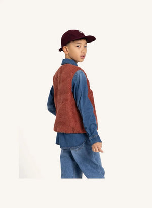 Smallable Kid - Giacca Manner in sherpa senza maniche | Rosso mattone