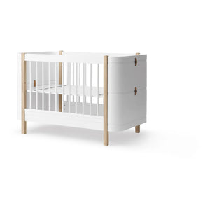 Oliver Furniture - سرير مهد Mini+ من خشب البلوط، بدون طقم جونيور