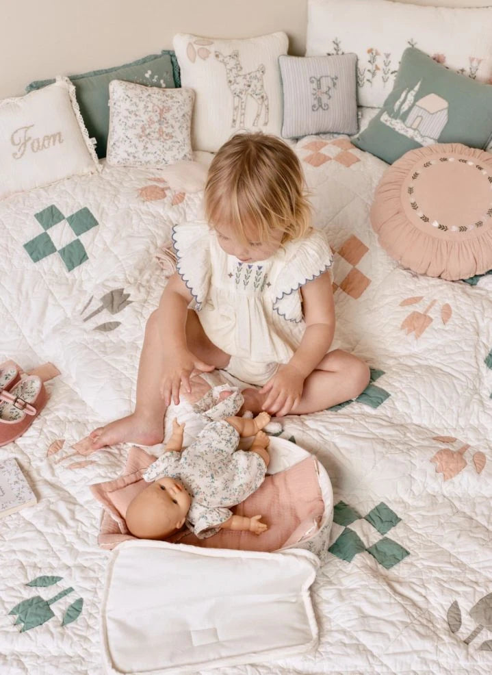 Minikane - "Le Petit Faon" حقيبة سفر عتيقة, Editions Aimable x Minikane | بطبعة Bouquet Gazlı