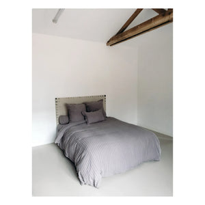 Le Monde Sauvage - Sandhills Linen Pillowcase | Purple