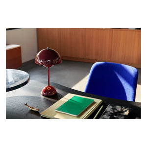 & Tradition - VP3 Flowerpot Masa Lambası - Verner Panton, 1969 | Plum