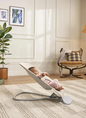 BabyBjörn - Begin Wippe - Weich gebürsteter Webstoff, Sandgrau | Sandgrau
