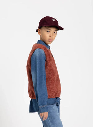 Smallable Kid - Giacca Manner in sherpa senza maniche | Rosso mattone