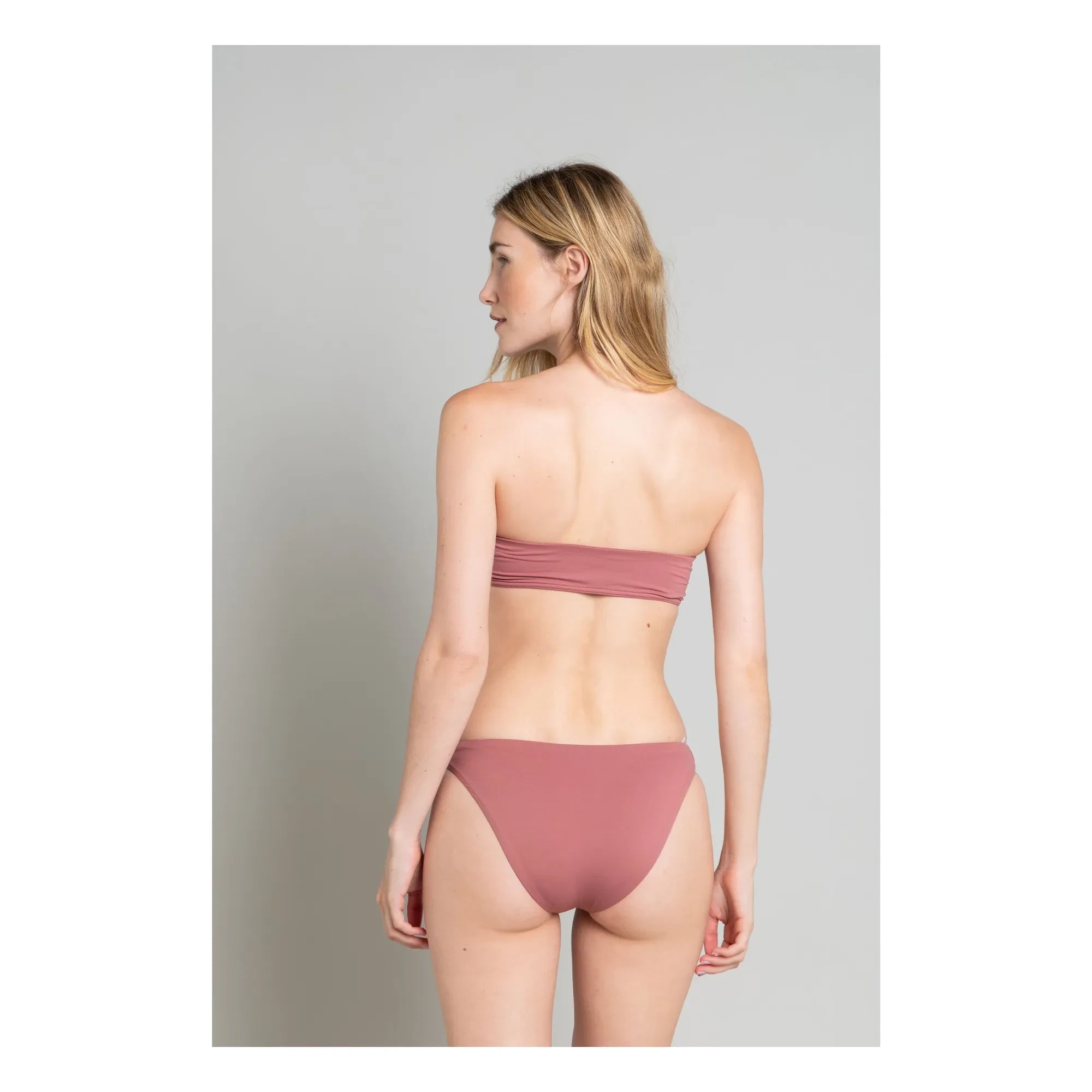Smallable Woman - Low-Cut Lisa Swimsuit | Erik