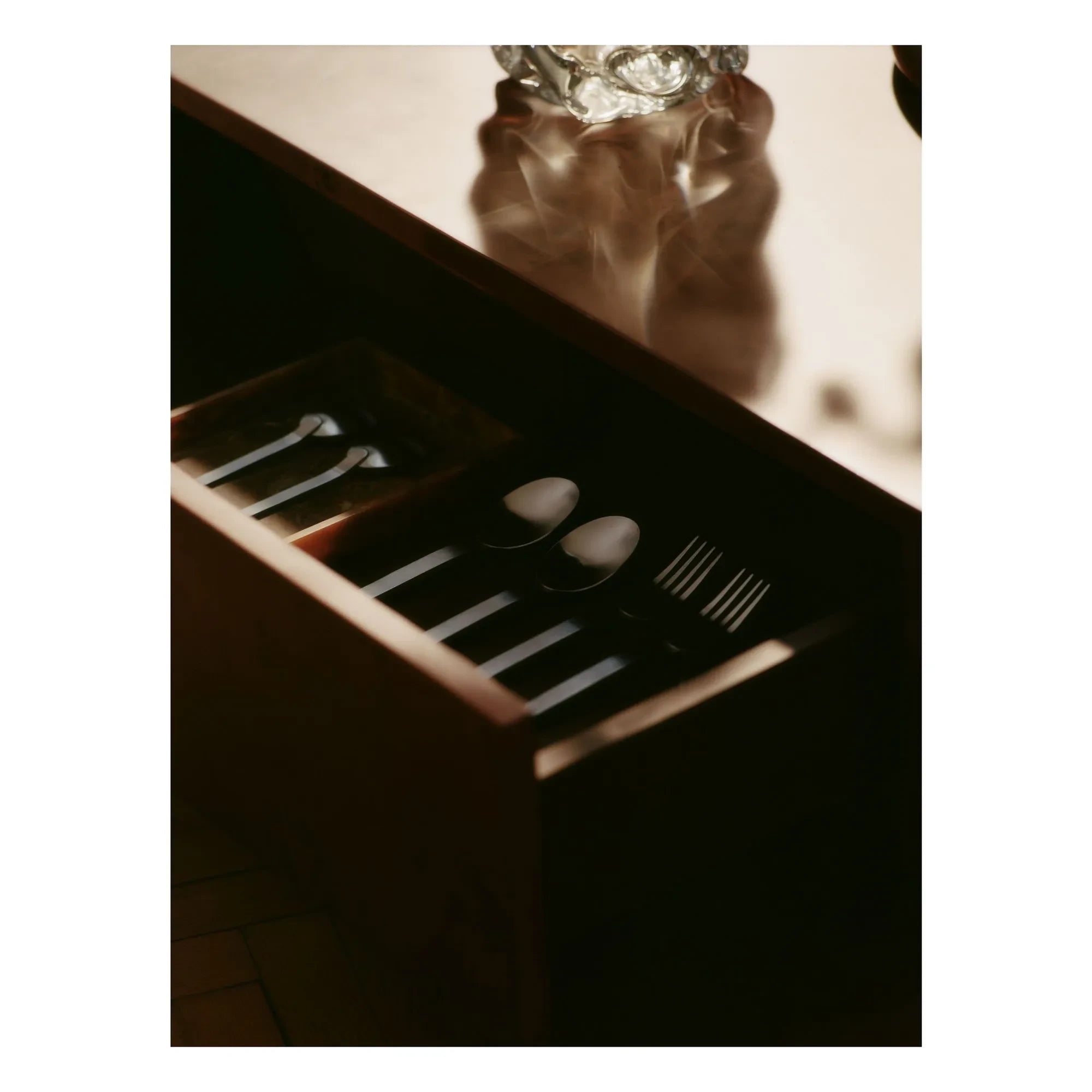 Ferm Living - FSC Blur Storage Beistelltisch mit Holzschublade | Dunkles Holz
