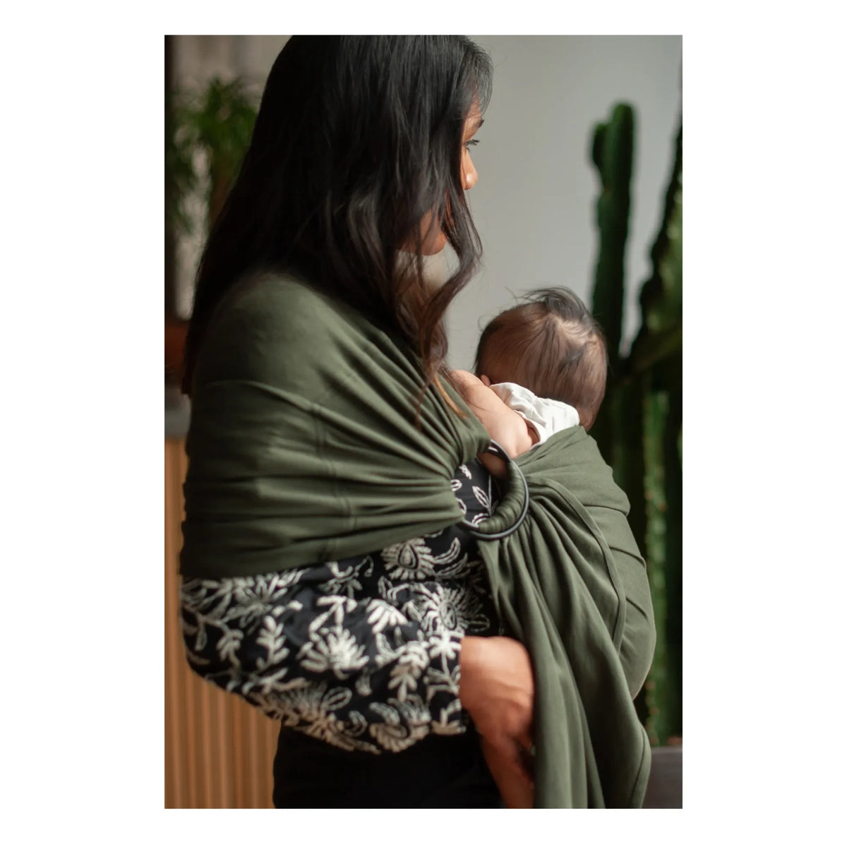 Mama Hangs - Organic Cotton Baby Swaddle | Olive green