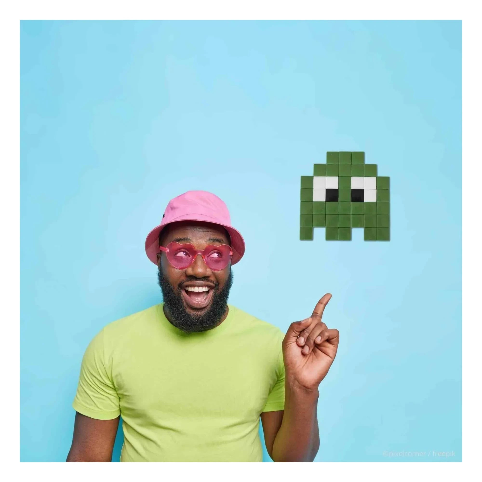 Pixel Corner - Pixel Art Kit - Small Alien | Dark Green