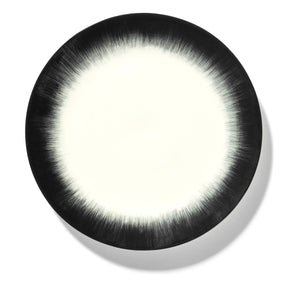 Serax - Teller, Design von Ann Demeulemeester