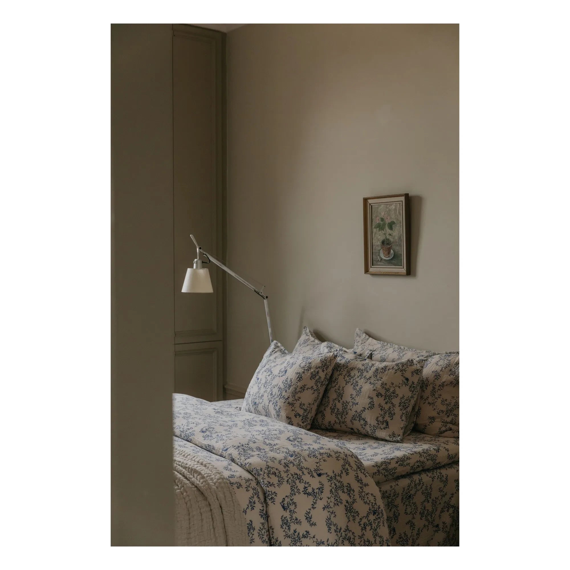 garbo&friends - Cotton Muslin Jardim Quilt Cover | Cobalt