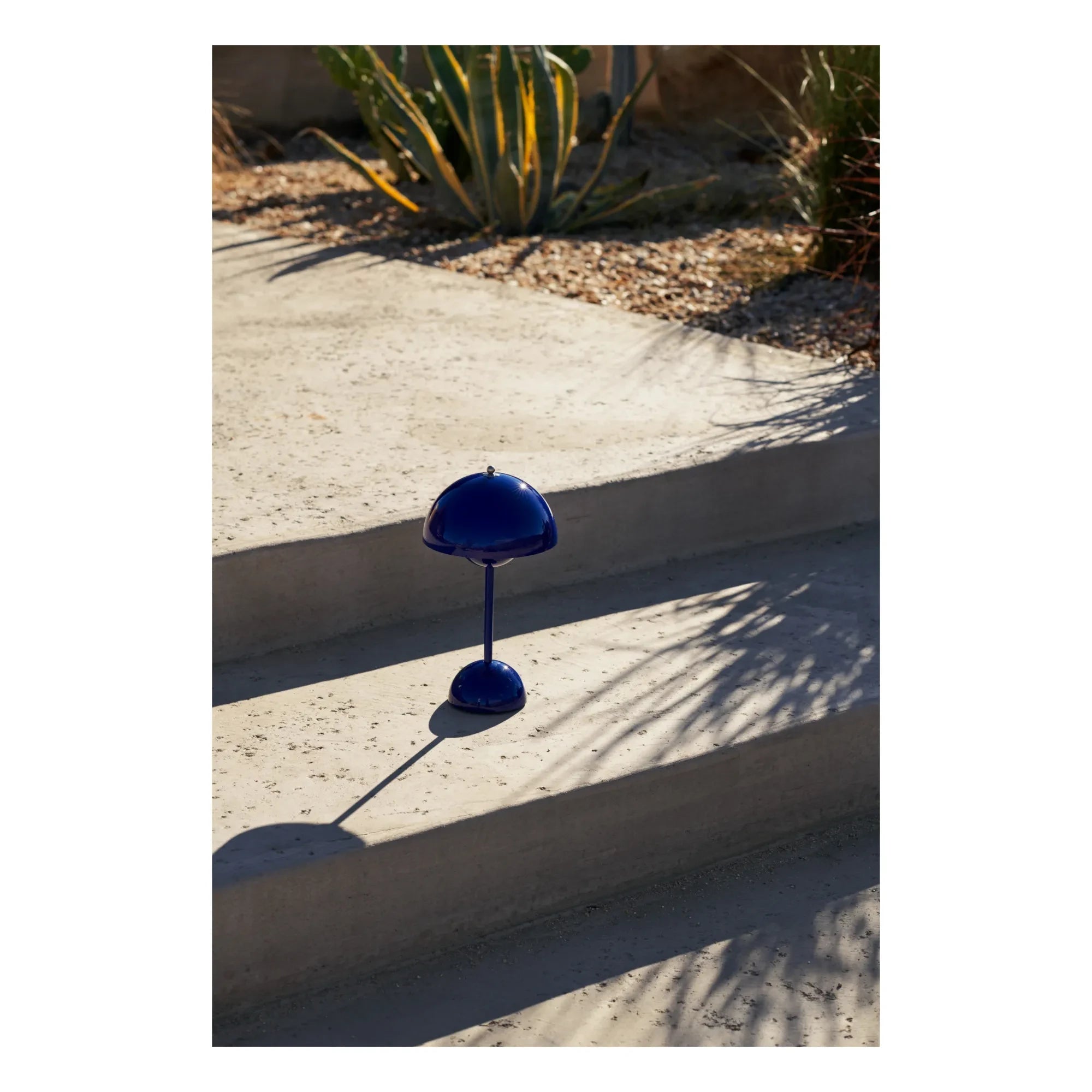 & Tradition - VP9 Flowerpot Taşınabilir Masa Lambası, Vernon Panton | Mavi
