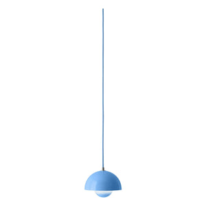 & Tradition - Flowerpot VP10 Pendelleuchte, Verner Panton | Hellblau