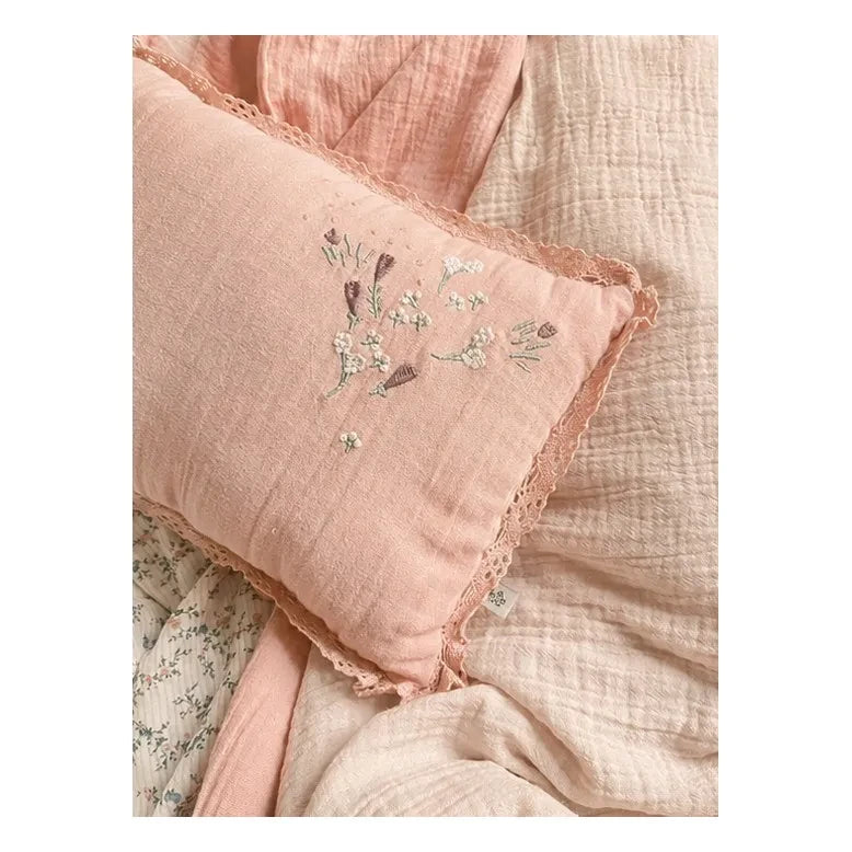 Editions Aimable - Cojín Camille con flores | Gasa Rosa Antigua
