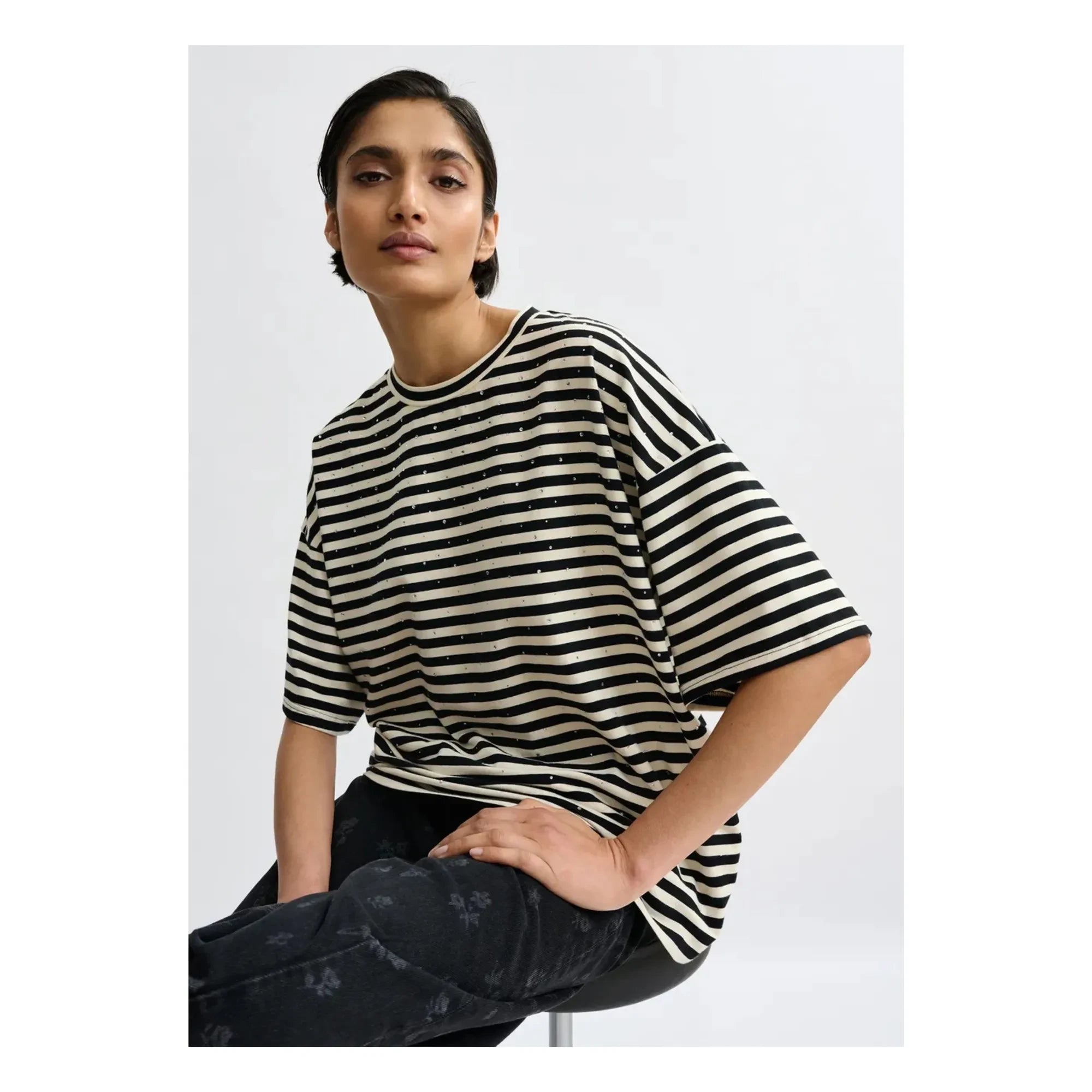 Essentiel Antwerp – Gestreiftes T-Shirt mit Strasssteinen Joste | Weiß
