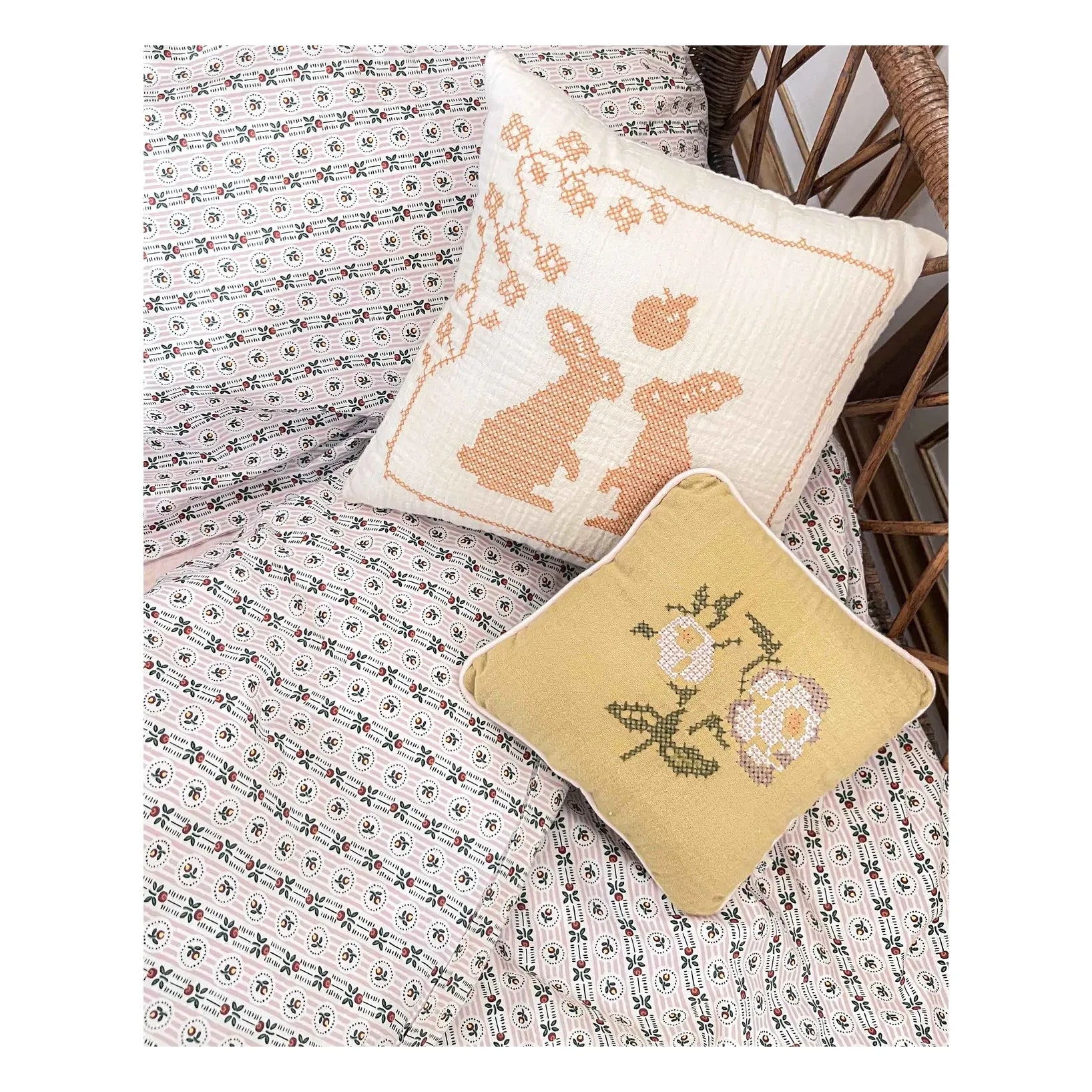 Editions Aimable - Cojín conejo Hector | Ivory Gauze
