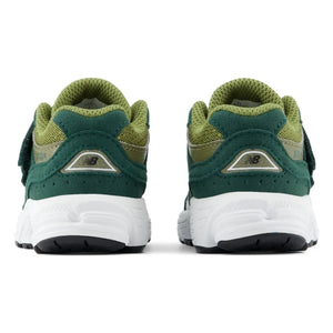 New Balance - Scratch Sneakers 2002 | Forest Green