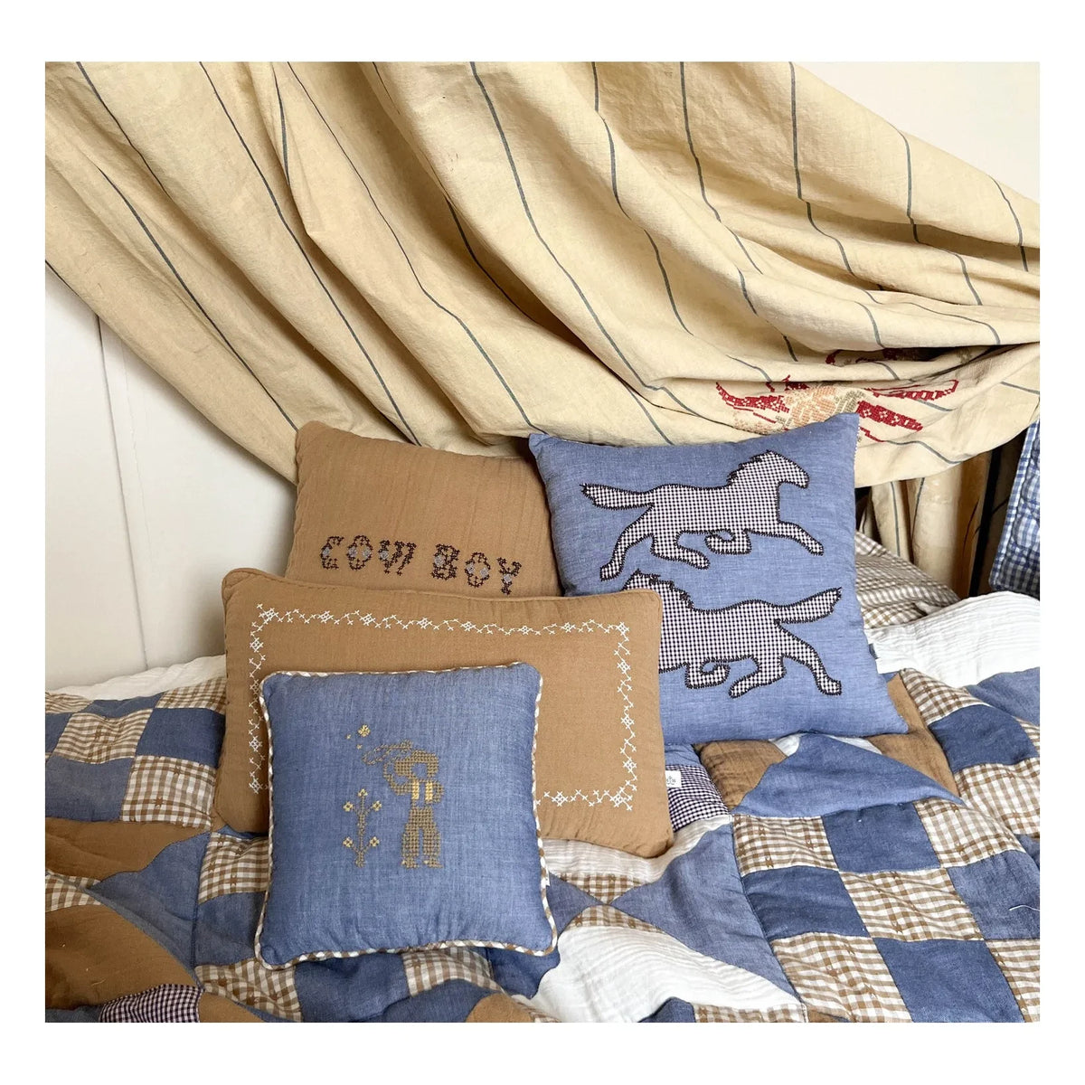 Editions Aimable - Almohada Cowboy Hector | Hazel Gauze