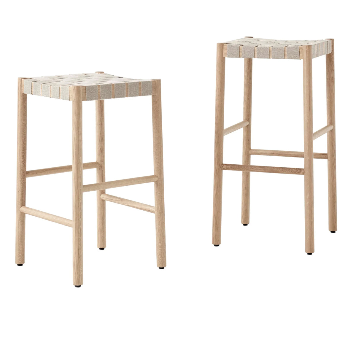 & Tradition - Taburete Betty Bar con base de madera - Thau & Kallio