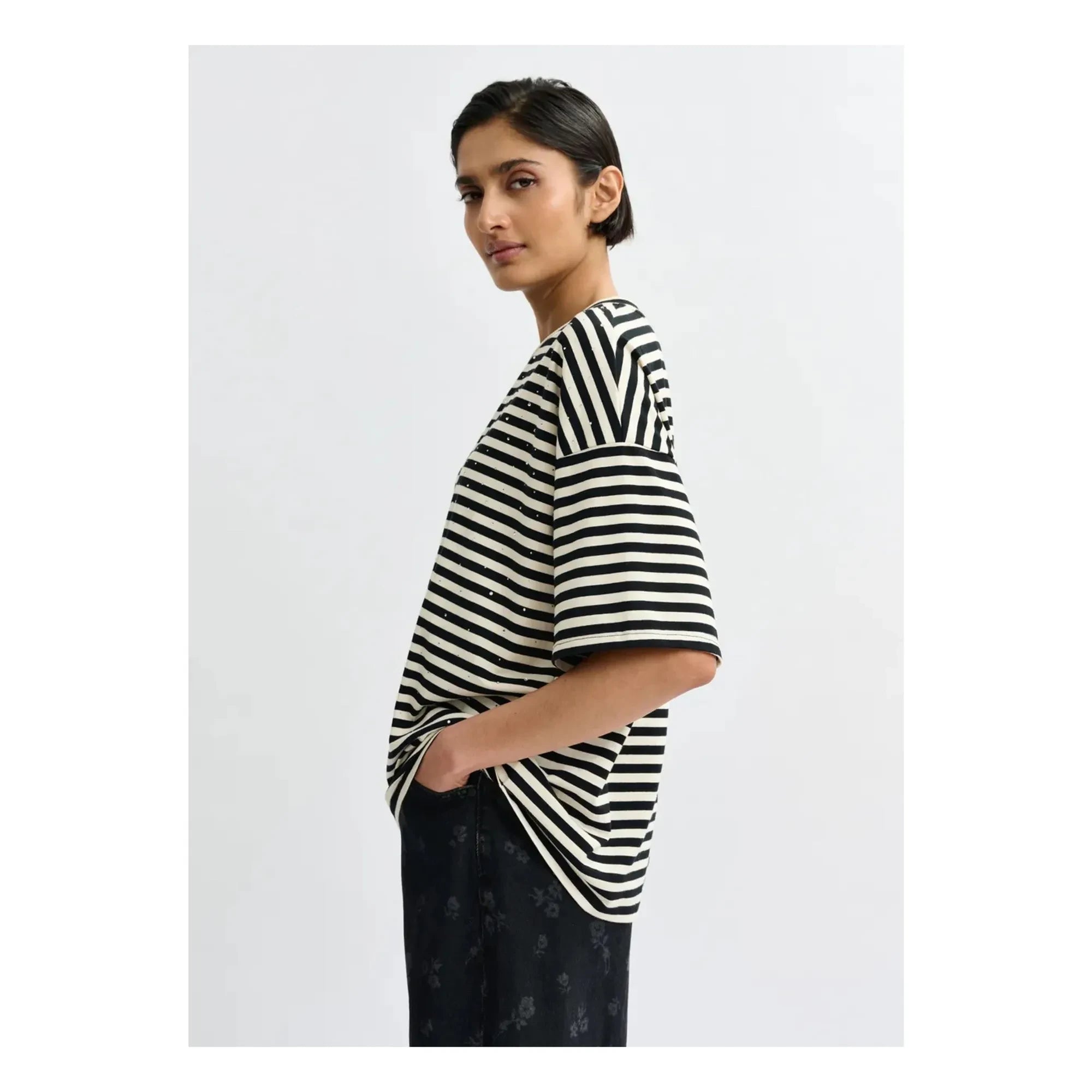 Essentiel Antwerp – Gestreiftes T-Shirt mit Strasssteinen Joste | Weiß