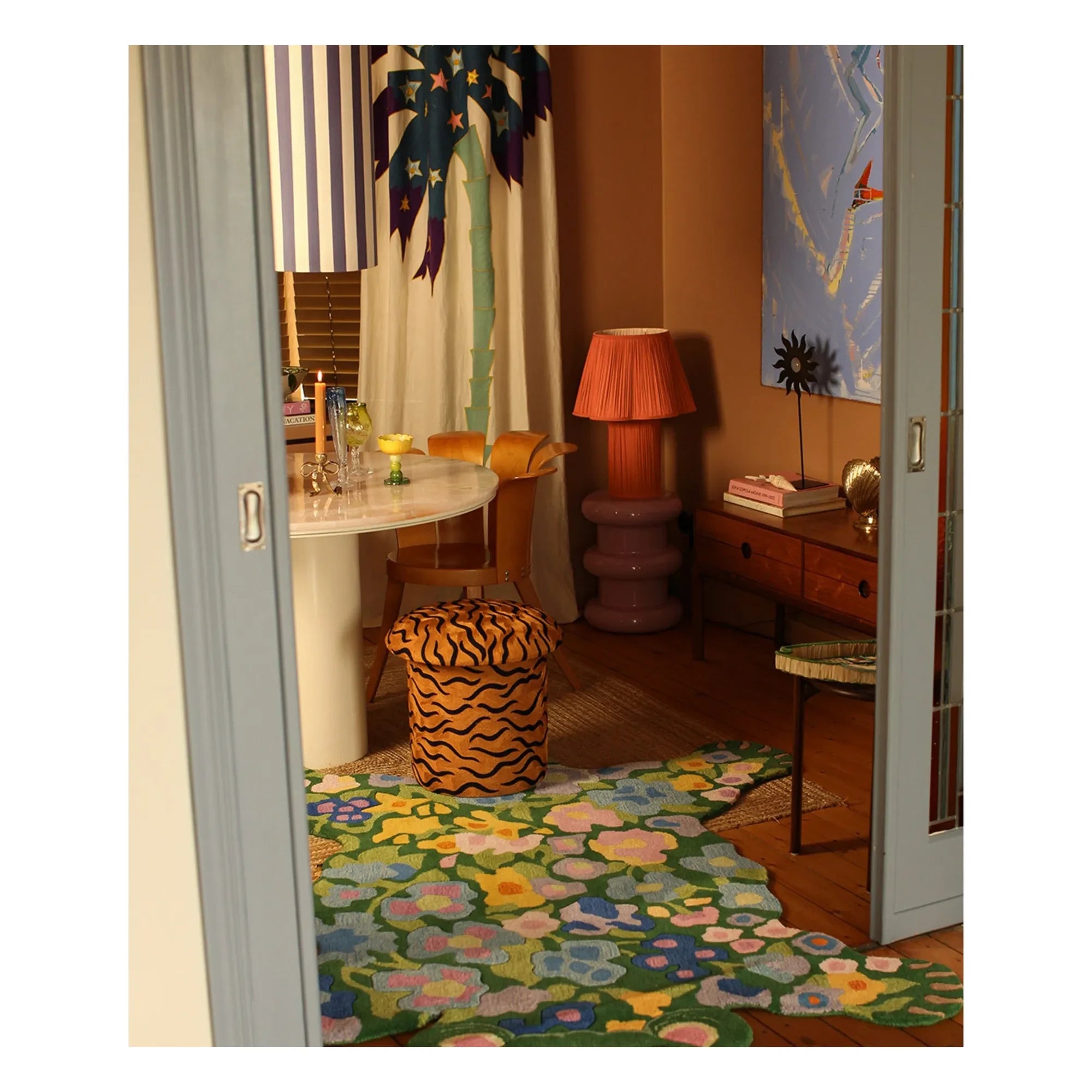 Doing Goods - Maya Löwe Bestickter Pouf | Camel