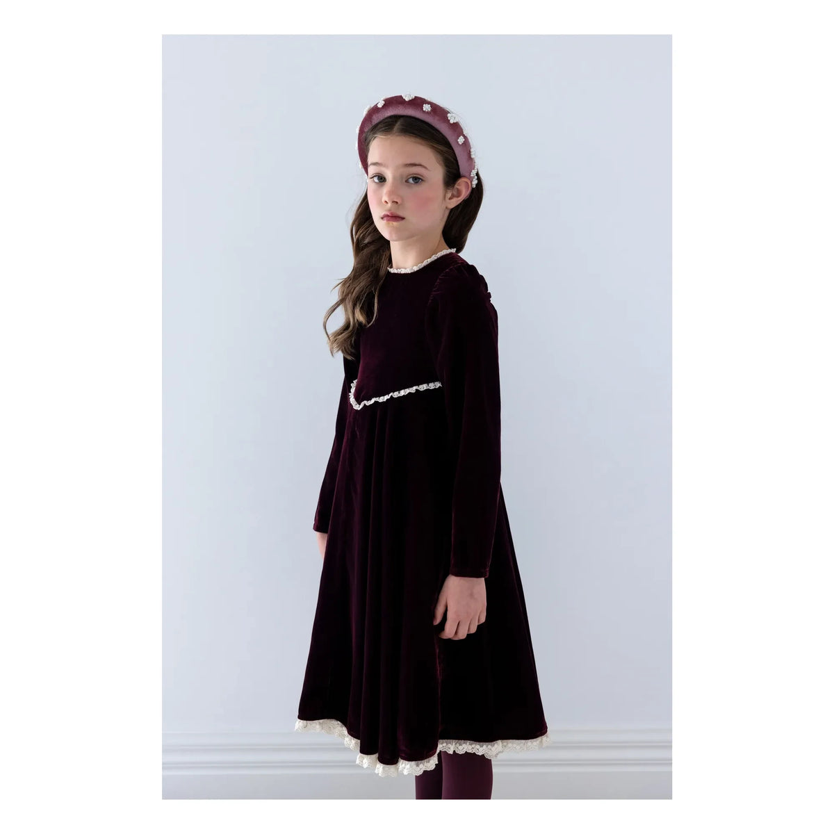 petite Amalie - Açık İşlemeli Dantel Kadife Elbise | Patlıcan