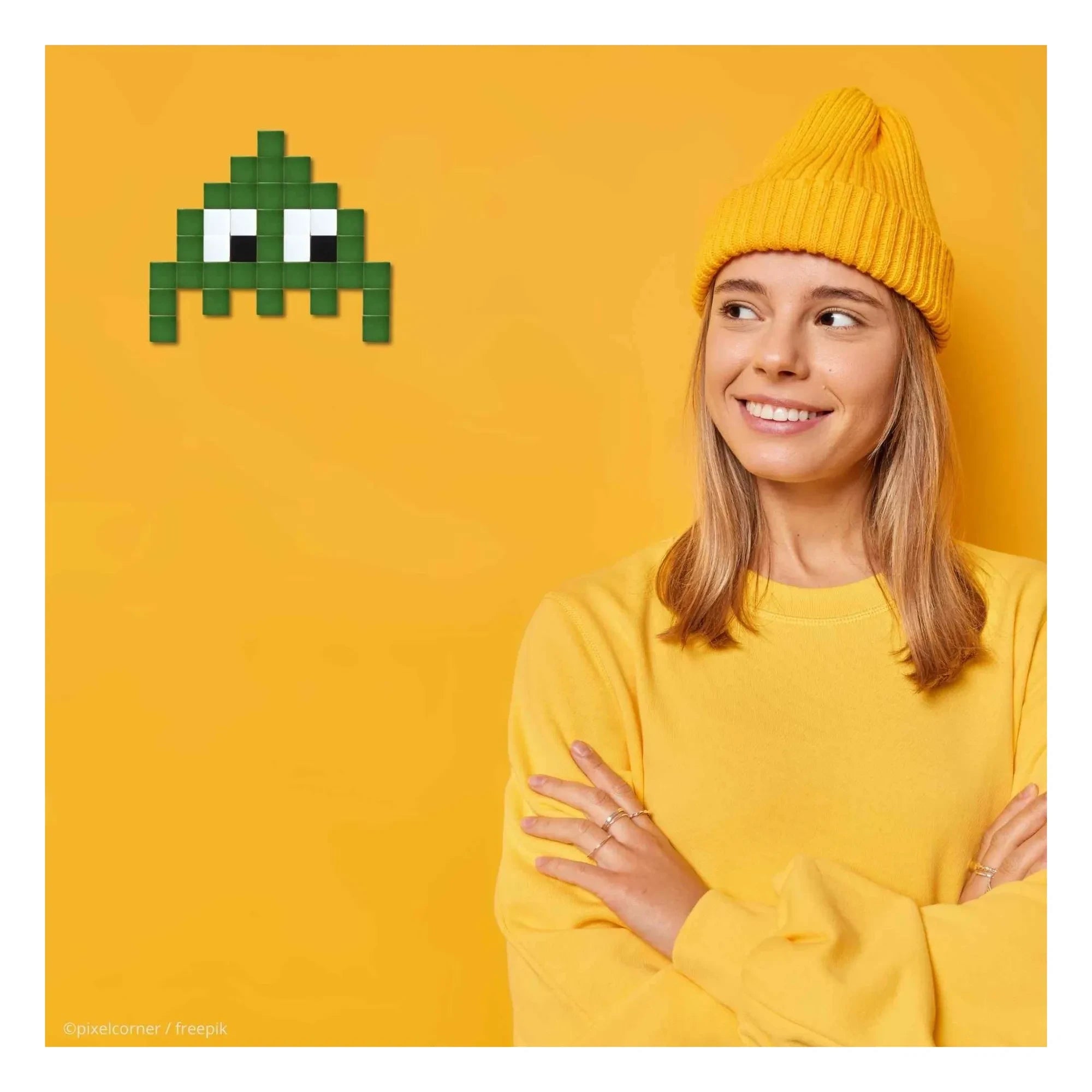 Pixel Corner - Pixel Art Kit - Small Alien | Dark Green