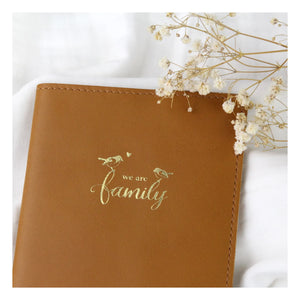 Barnabé aime le café – Leder Familienbuchcover | Karamell