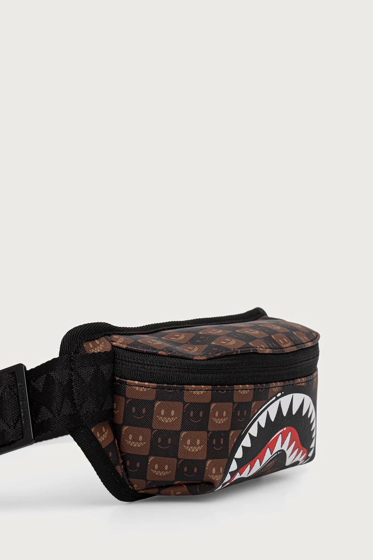 Sprayground - Riñonera de tiburones en París color marrón 910B9309NSZ