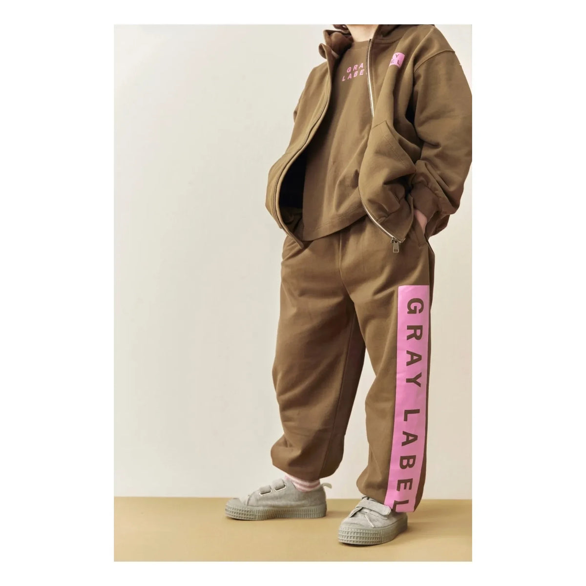 Gray Label - Etiqueta Jogger Gris | Marrón