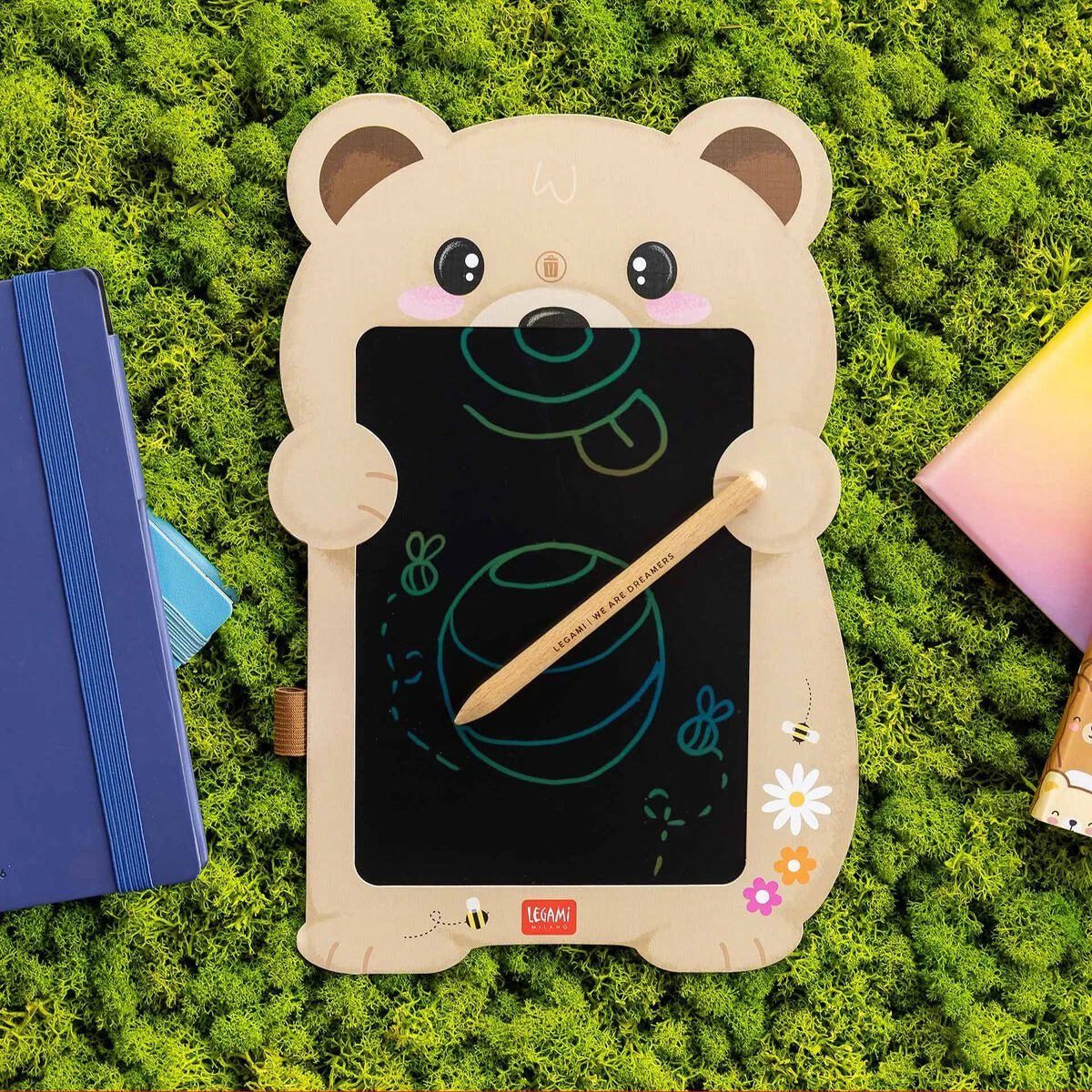 Legami - Ayıcık Portable LCD Drawing Board in Cardboard - Sihir Sketch Board