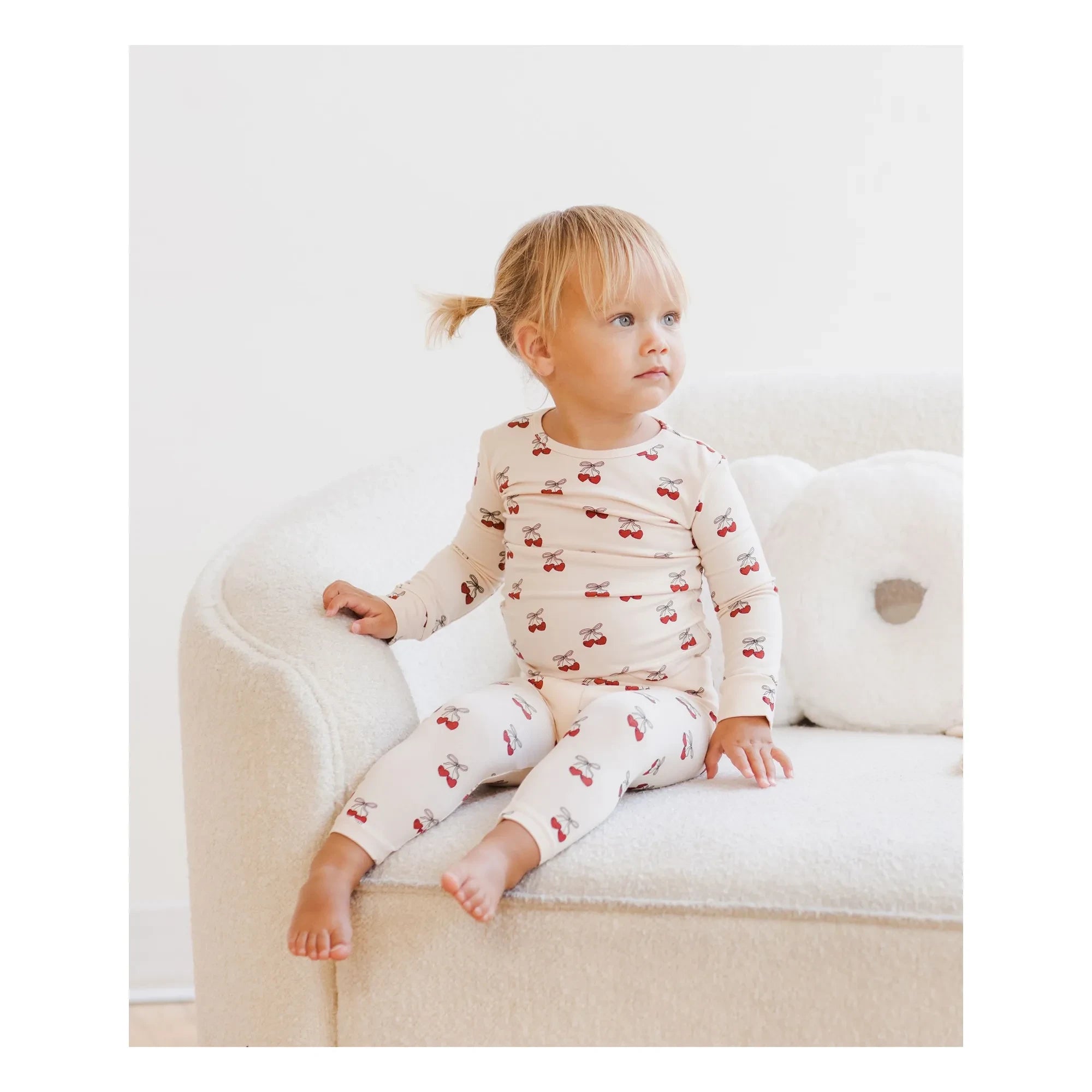 Quincy Mae - Bambus-Kirsch-Pyjama | Beige
