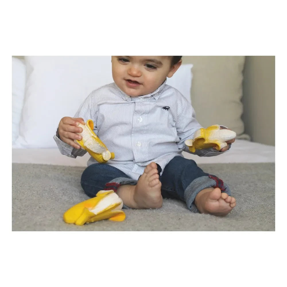 Oli & Carol - Ana the Banana Teether | Yellow