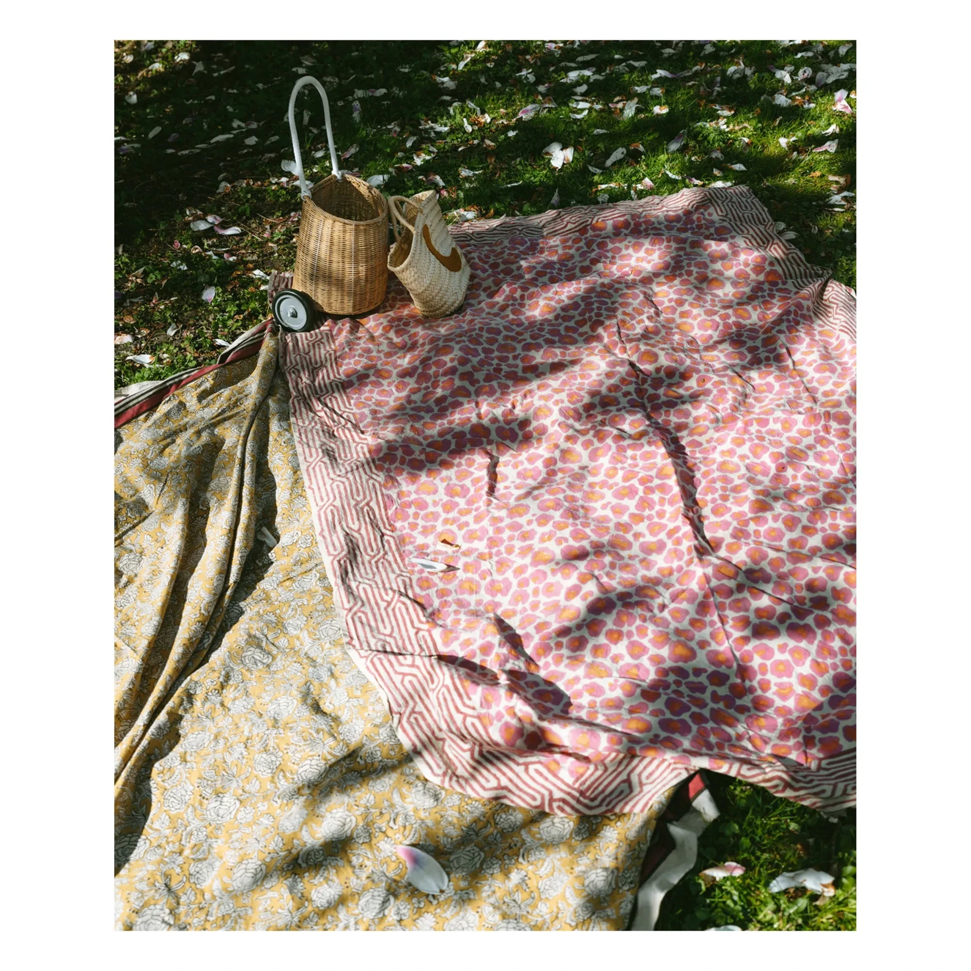 Doing Goods - Leopard Patterned Blanket and Cotton Tote Bag | Pink