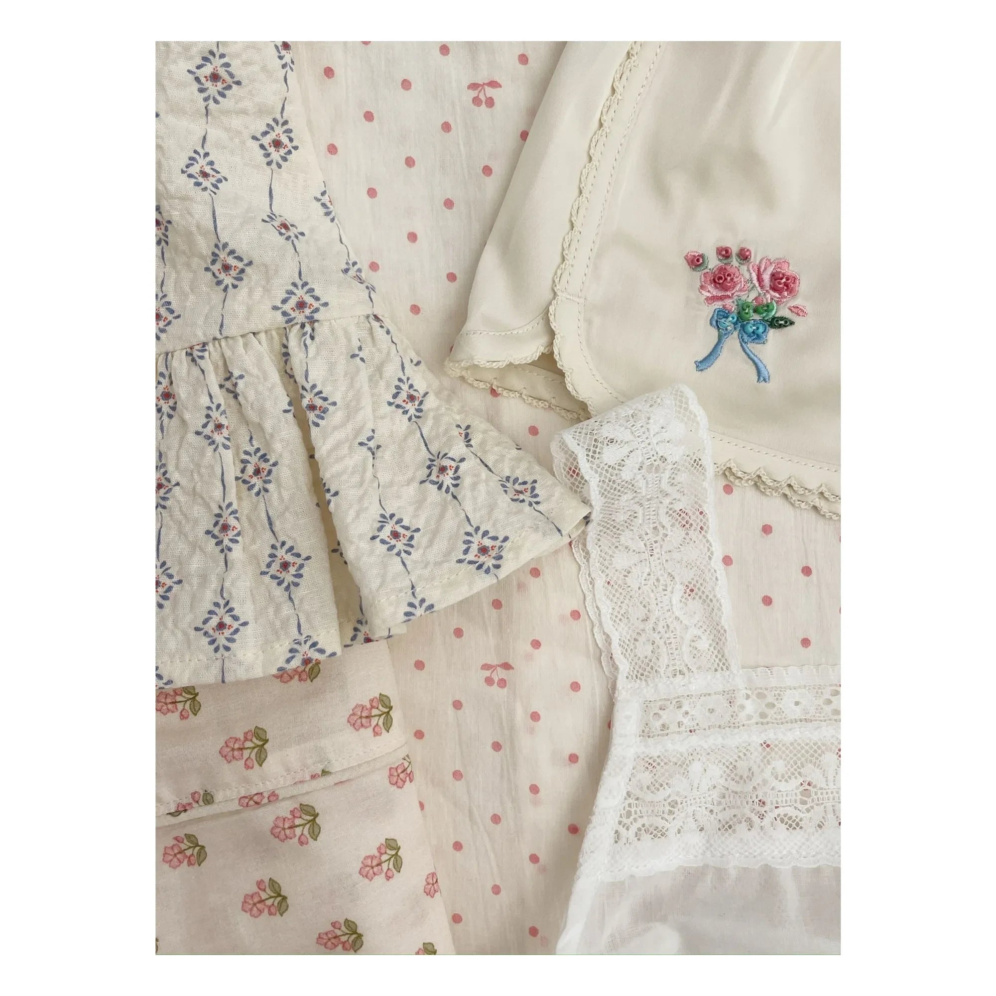 Konges Sløjd - Sheeny Bestickte Shorts | Ecru