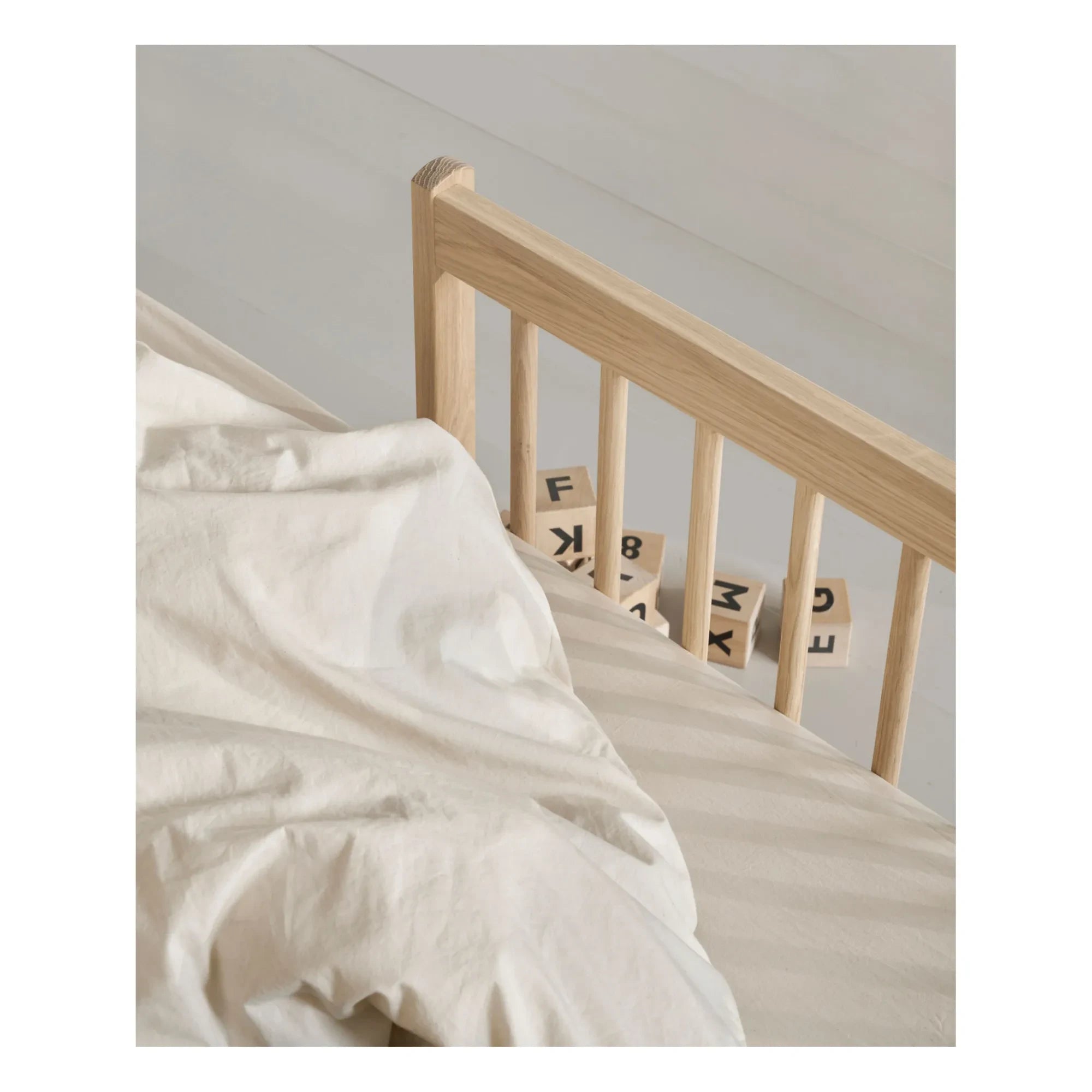 Oliver Furniture - Wood Mini+ junior yatak | Meşe