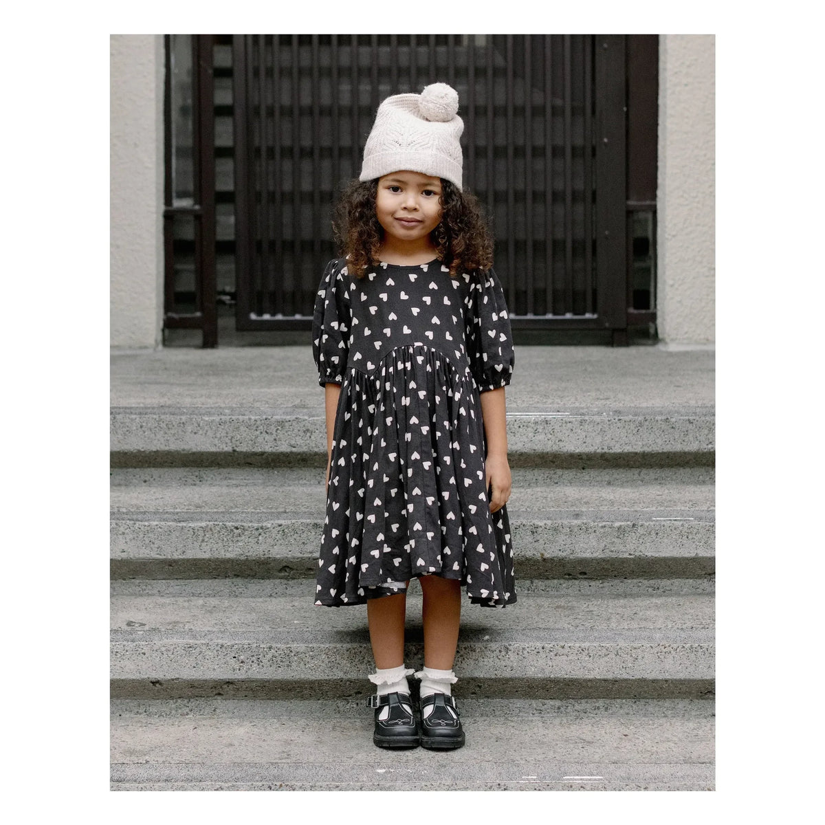 Rylee + Cru - Vestido Corazones Rosas | Negro