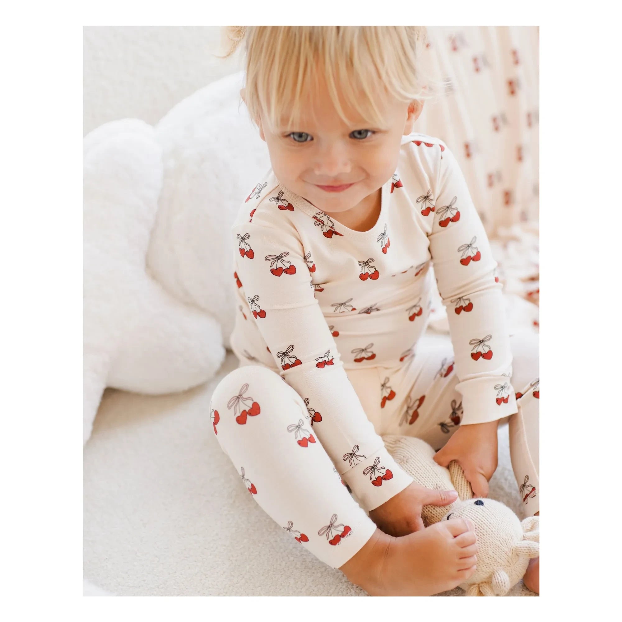 Quincy Mae - Bambus-Kirsch-Pyjama | Beige