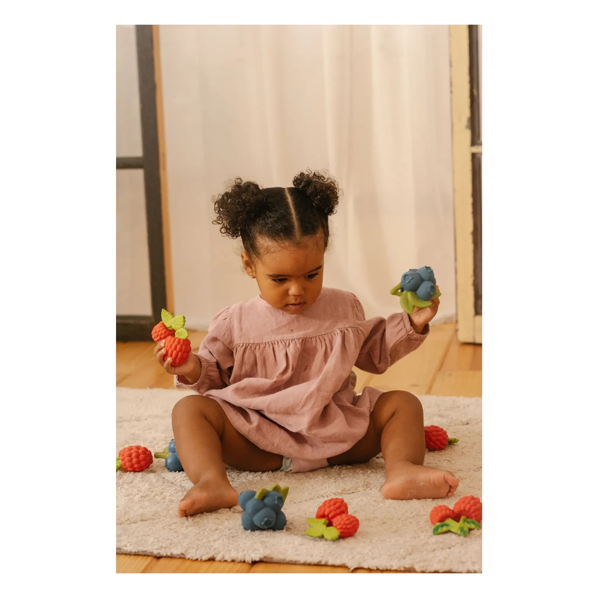Oli & Carol - Jerry the Blueberry Teething Ring