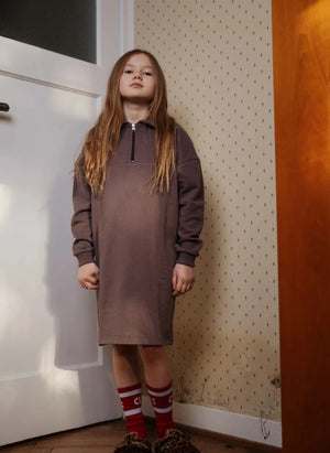 Cos I Said So - Vestido polo con cremallera de algodón orgánico | Marrón oscuro