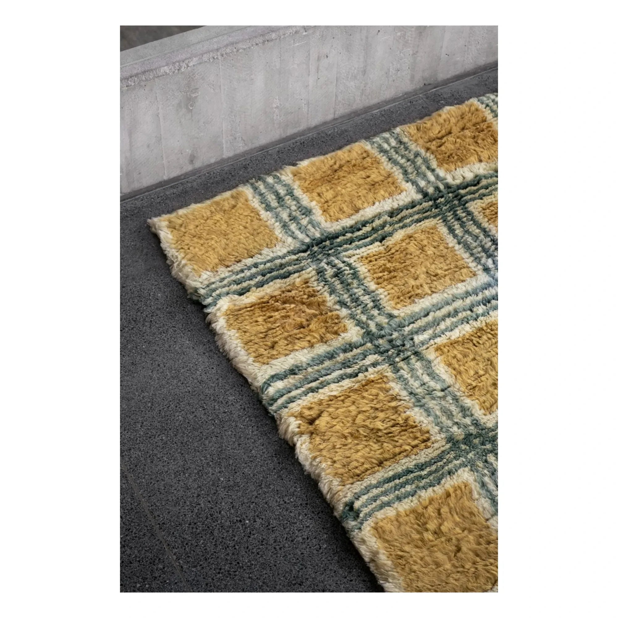 Layered - Wool Rug Pergola, Evelina Kroon | Mustard
