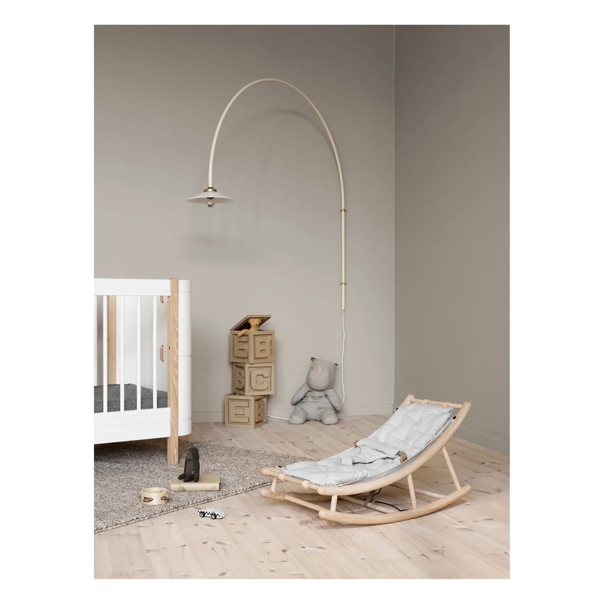 Oliver Furniture - Oak Bebek ve Küçük Çocuk Sallanan Sandalye | Gri